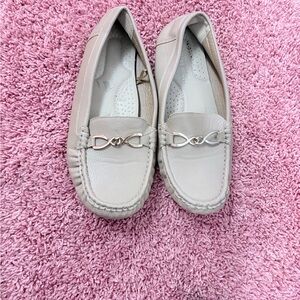 Alexis bendel Cream Loafers